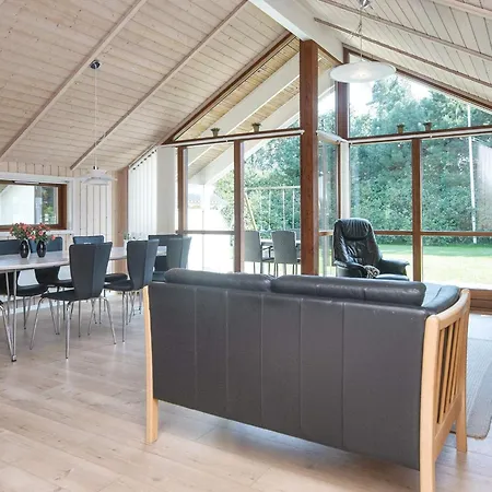 7 Person In Ulfborg-by Traum *